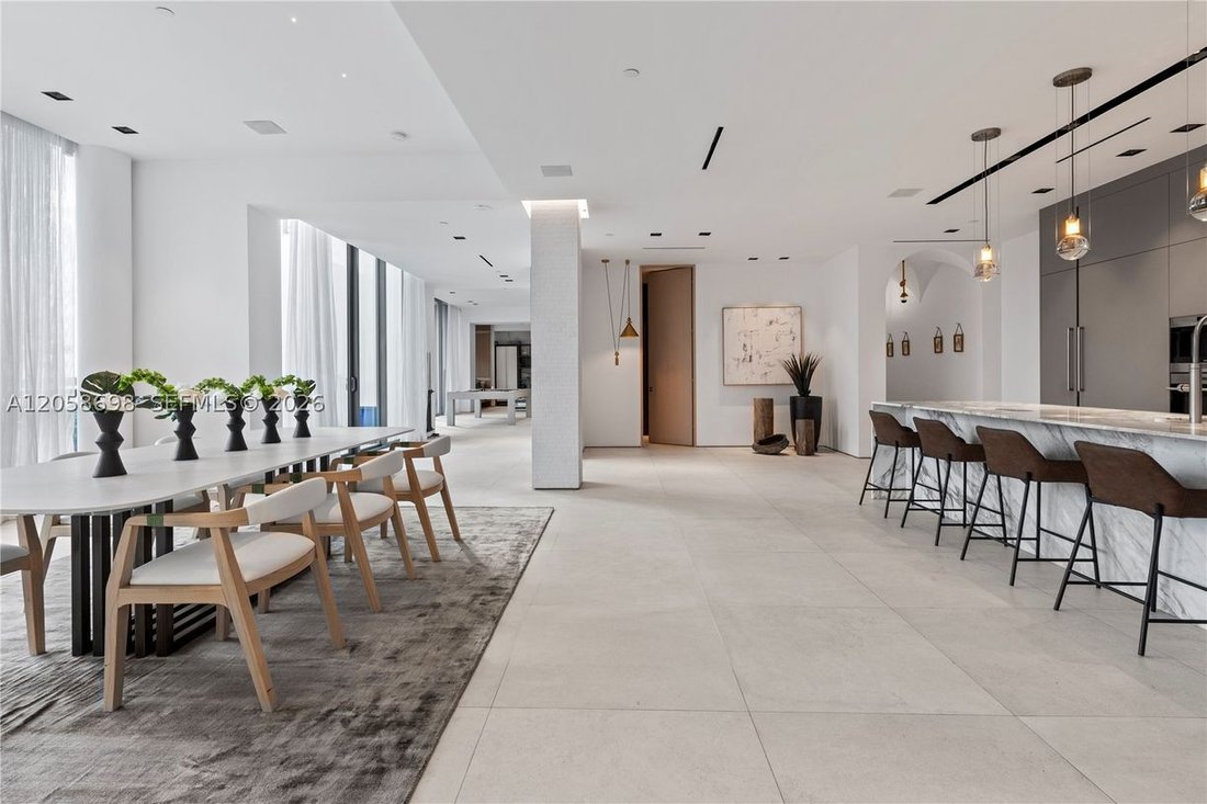 Condo in Miami, Florida, United States 4 - 18527479