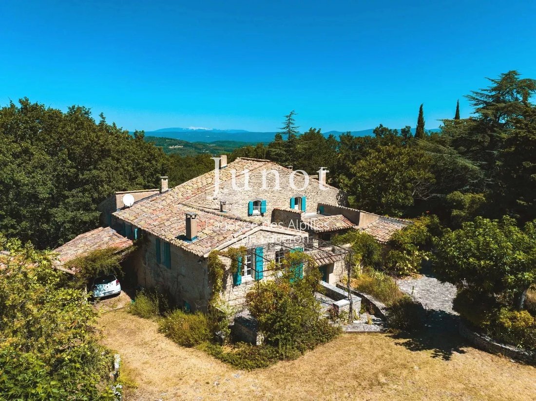 Country House in Lacoste, Provence-Alpes-Côte d'Azur, France 3 - 18509714