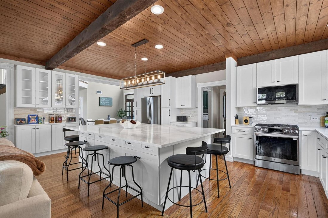 House in Fox Lake, Illinois, United States 4 - 18494975
