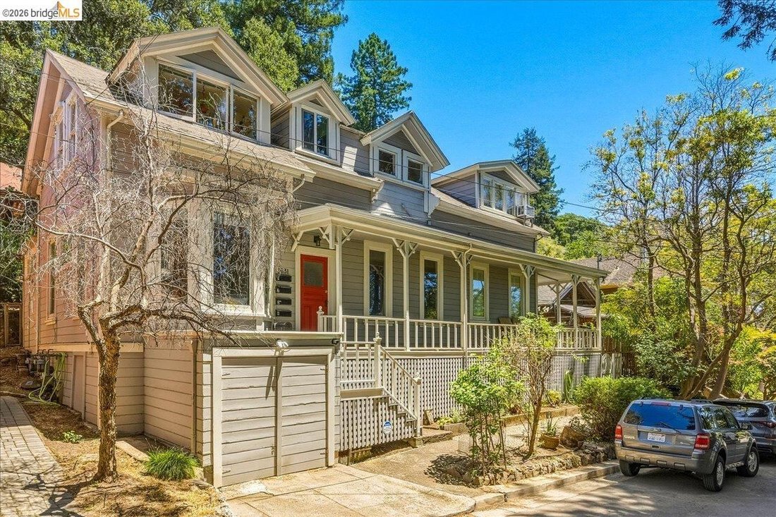 Berkeley, California, United States 2 - 18528725