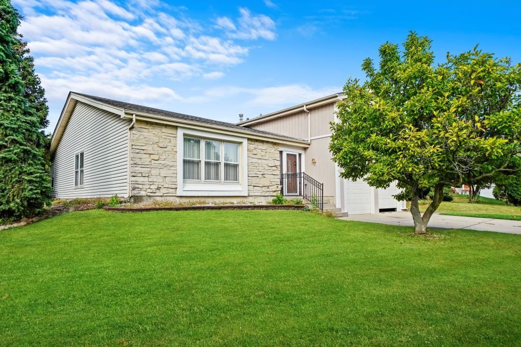 House in Bloomingdale, Illinois, United States 2 - 18528944