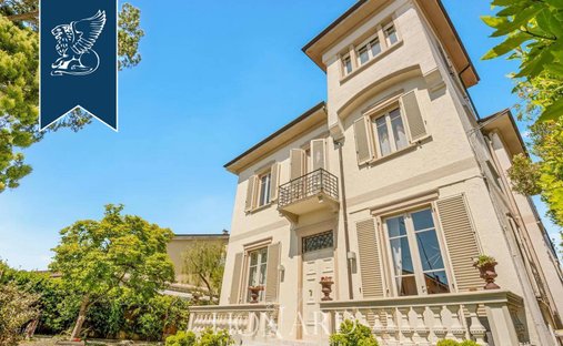 Villa in Viareggio, Tuscany, Italy 1