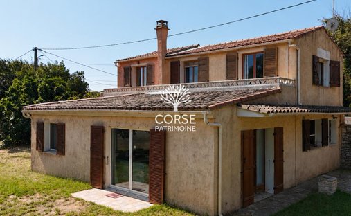 House in Bonifacio / Bunifaziu, Corsica, France 1