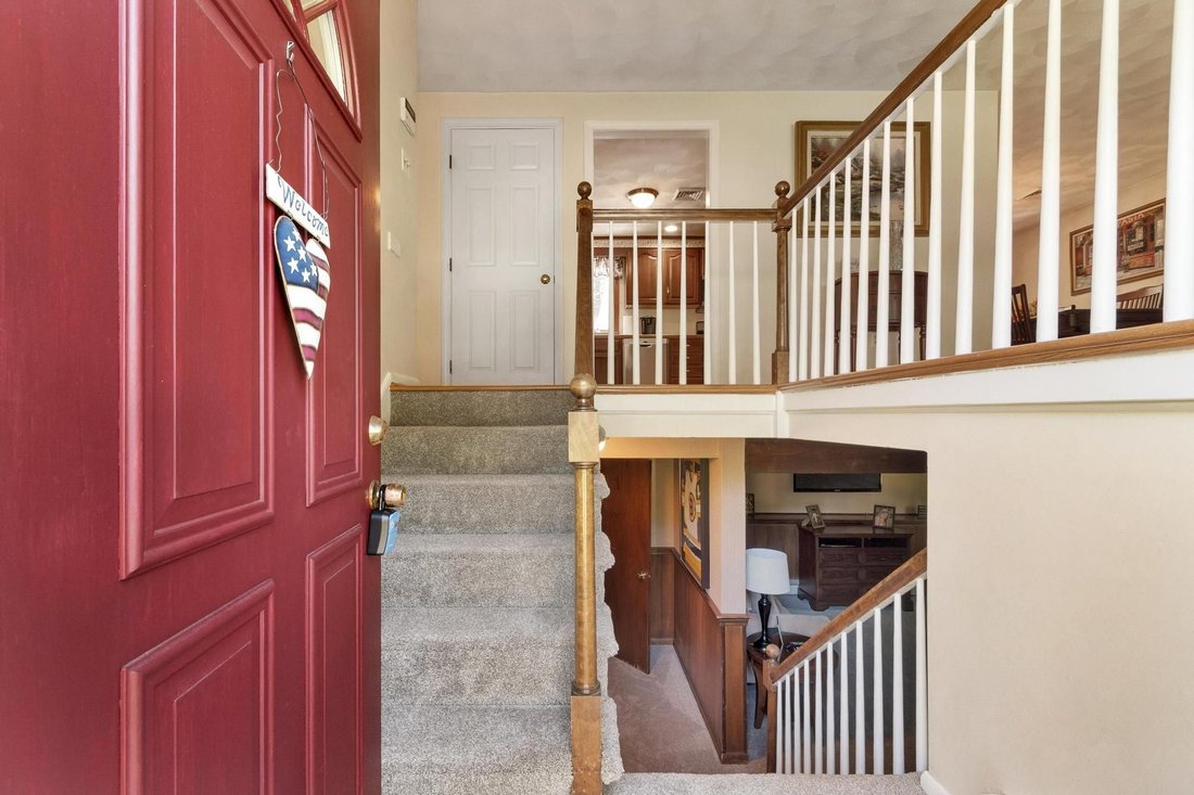 House in Tewksbury, Massachusetts, United States 5 - 18526077
