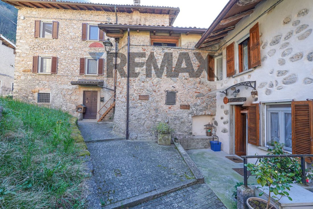 Maisons de campagne à Città Alta, Bergame, Lombardie 1 - 18530137