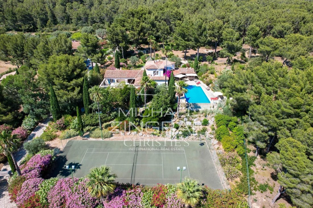 Casa a Saint-Cyr-sur-Mer, Provenza-Alpi-Costa Azzurra, Francia 2 - 18526646