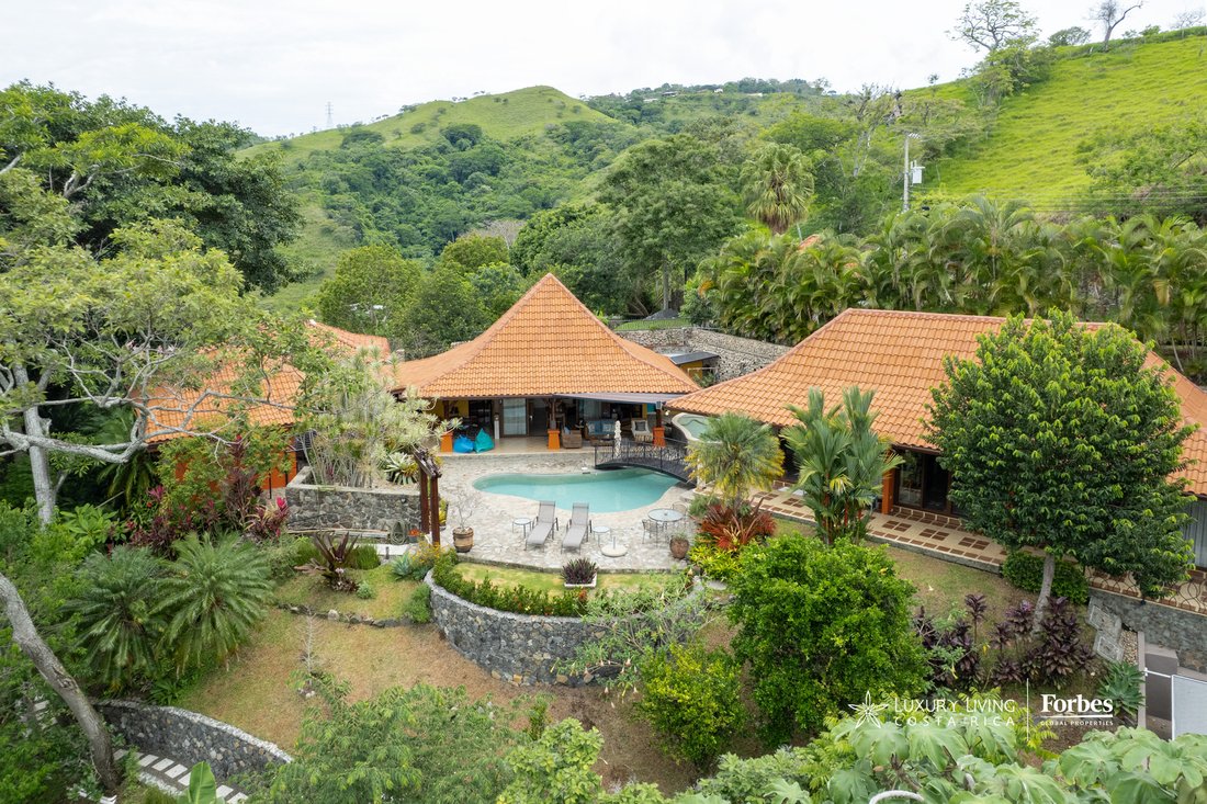 Villa in Jesús, Alajuela Province, Costa Rica 1 - 18527815