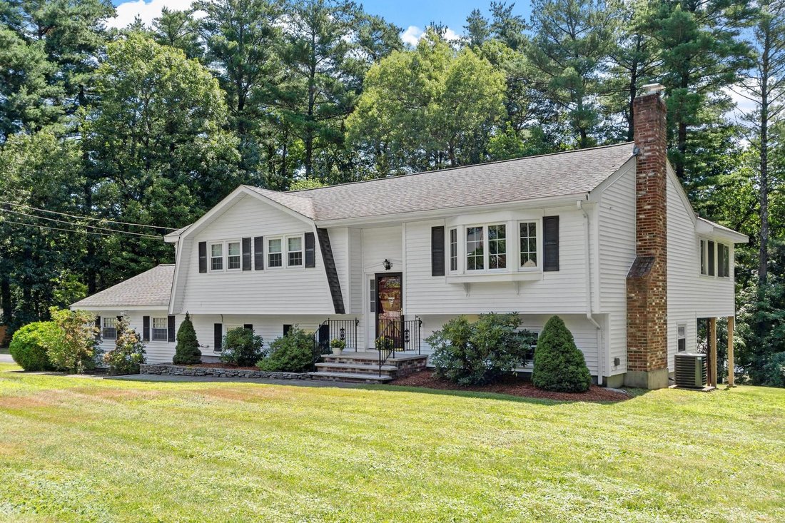 House in Tewksbury, Massachusetts, United States 2 - 18526077