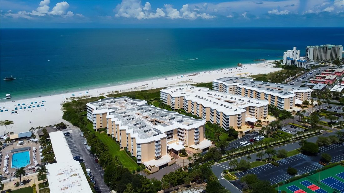 Condo in St. Pete Beach, Florida, United States 1 - 18528333