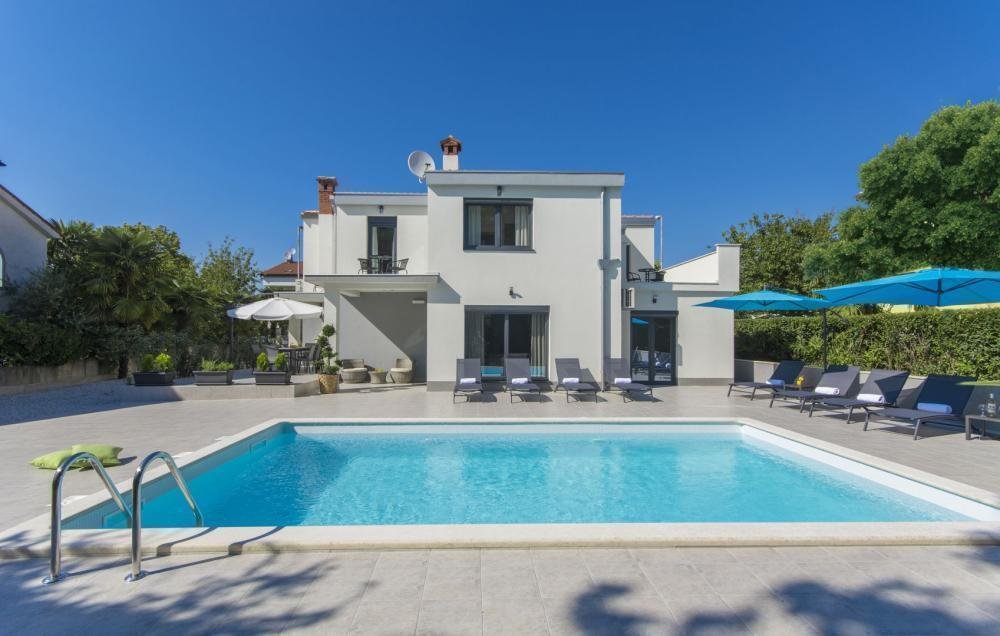 Villa in Porec, Istria County, Croatia 2 - 18526698