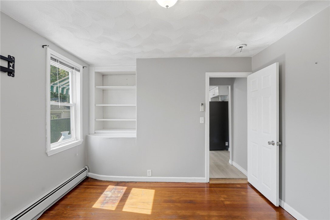 West Warwick, Rhode Island, United States 5 - 18528462