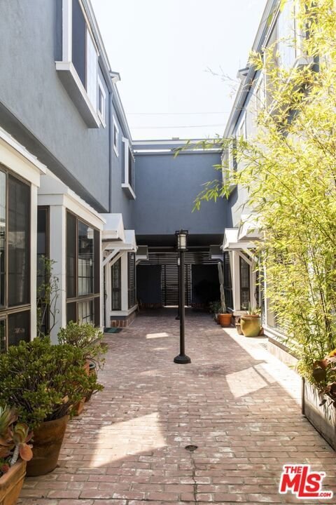 Condo in Los Angeles, California, United States 2 - 18528674