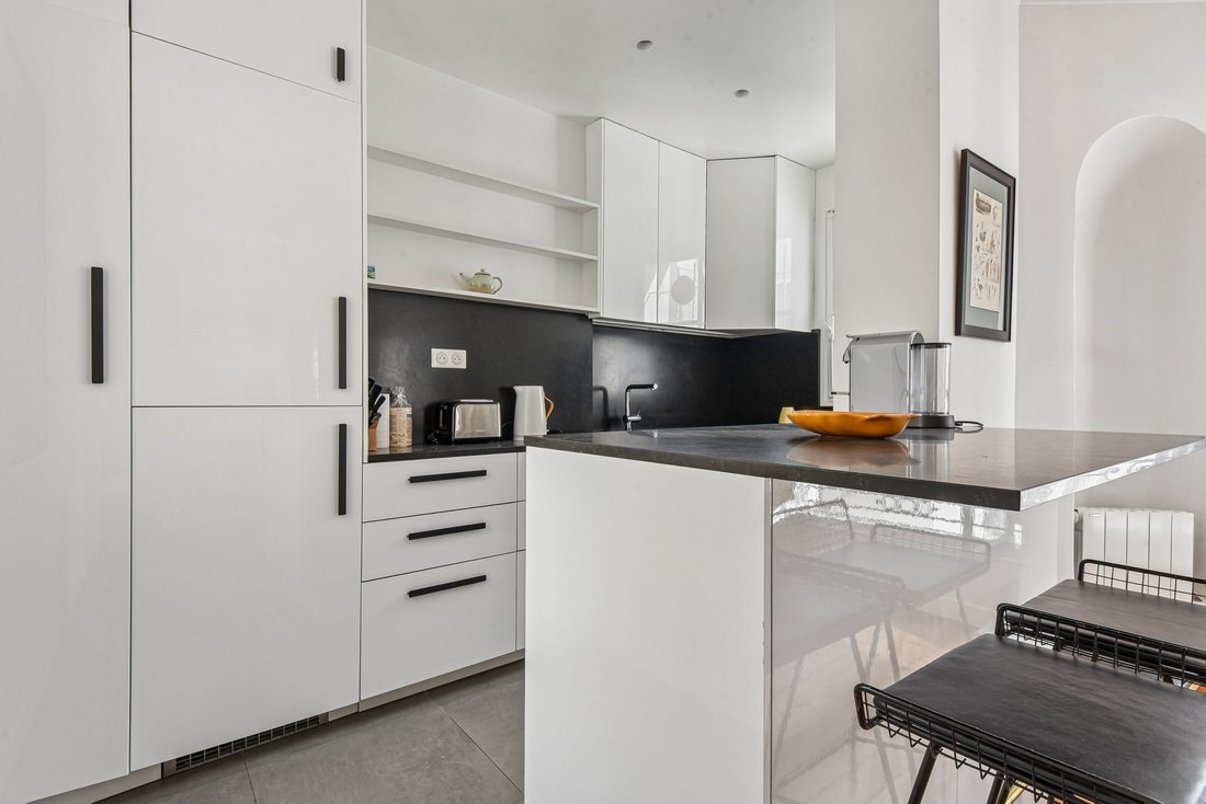Apartment in Invalides, Paris 7e Arrondissement, Paris 5 - 18530087