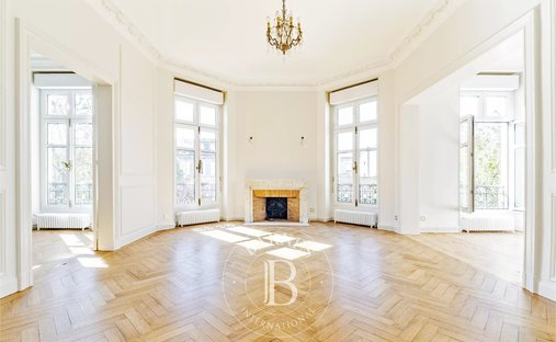 Apartment in Hôtel de Ville-Quinconce-Saint Seurin-Fondaudège, Bordeaux, France 1