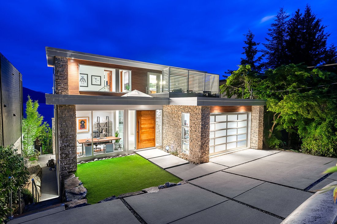House in Lions Bay, British Columbia, Canada 1 - 18527356