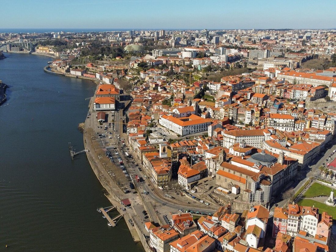 Apartment in Cedofeita, Santo Ildefonso, Se, Miragaia, Sao Nicolau e Vitoria, Porto District, Portugal 4 - 18342762