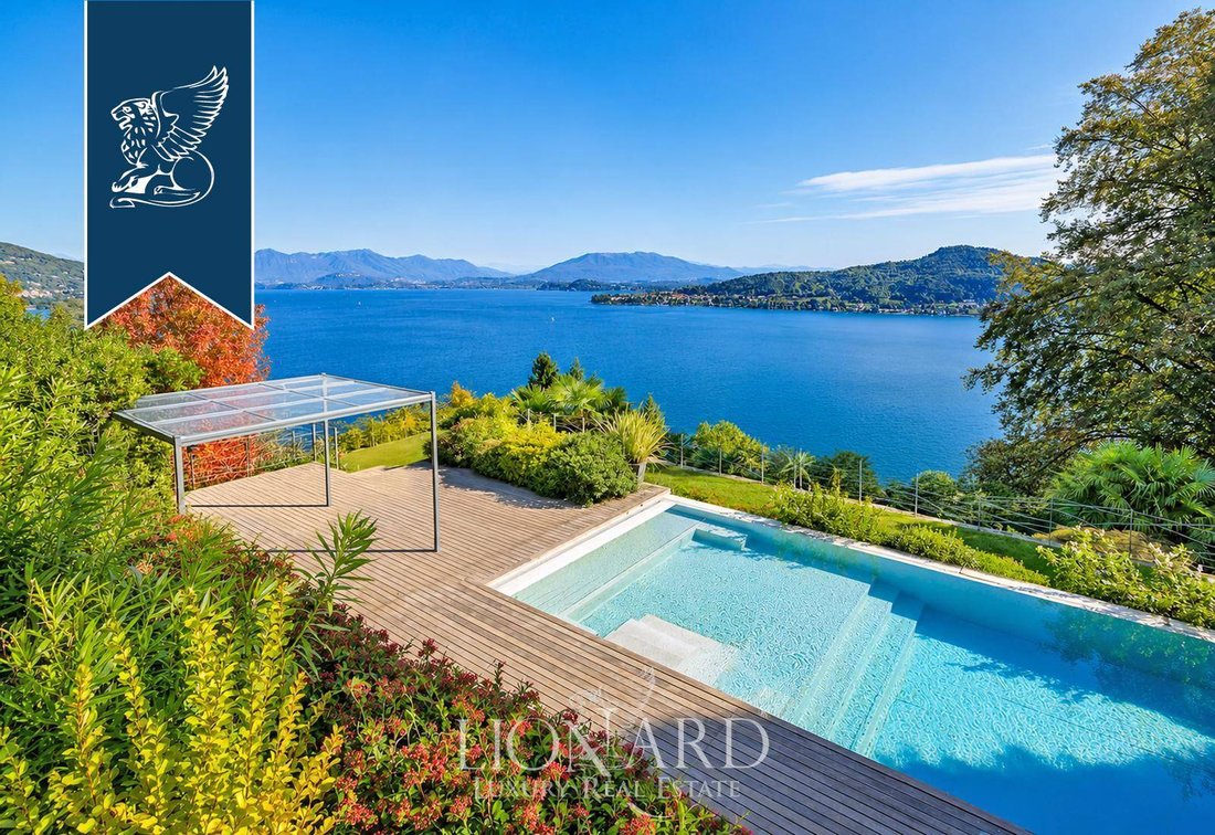 Villa in Arona, Piedmont, Italy 1 - 11719419