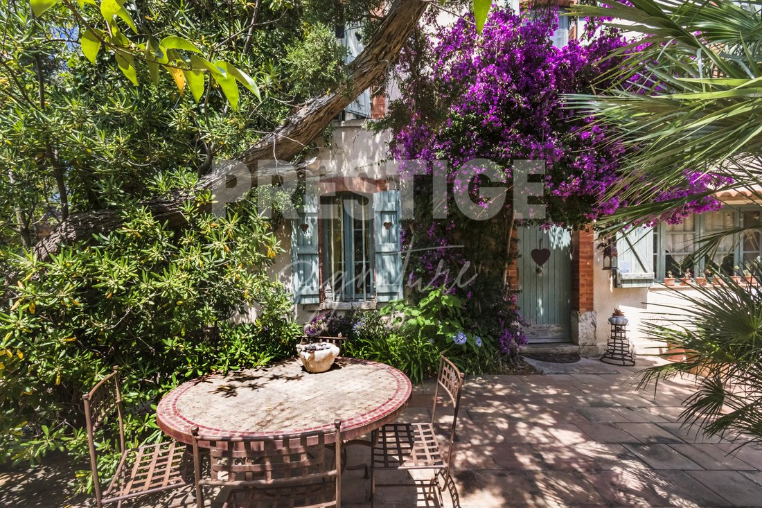 House in Hyeres, Provence-Alpes-Côte d'Azur, France 5 - 18526285