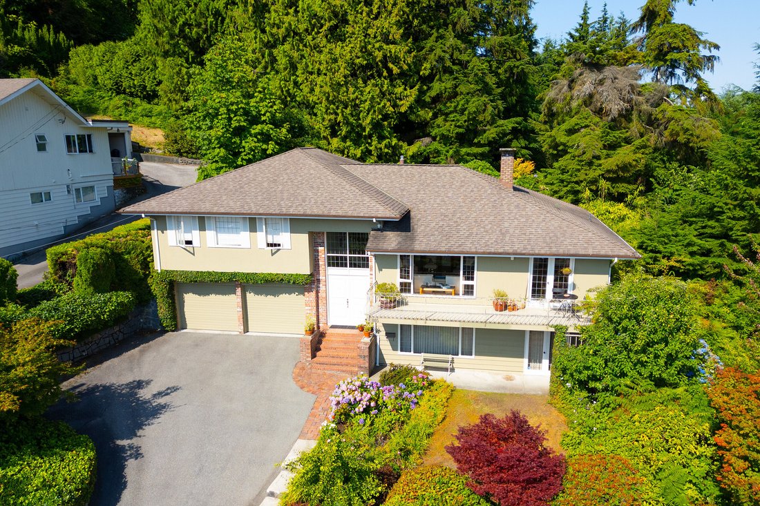 House in West Vancouver, British Columbia, Canada 3 - 18529529