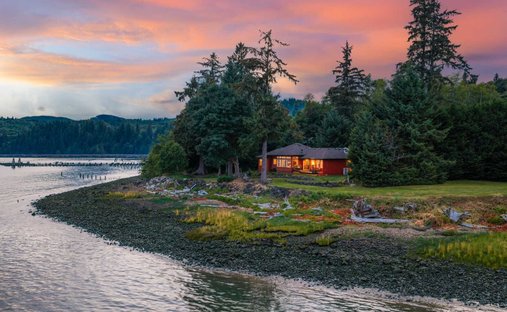 House in Naselle, Washington, United States 1