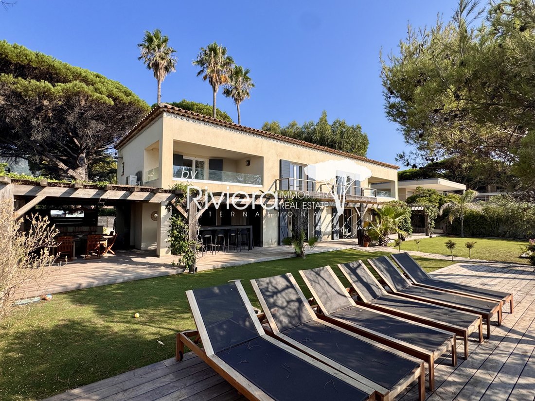 Estate in Nord, Cavalaire-sur-Mer, France 4 - 18526116