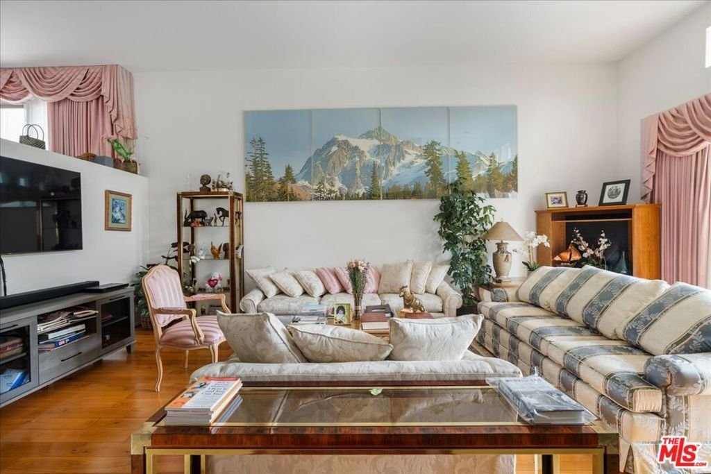 Condo in Los Angeles, California, United States 2 - 18528589