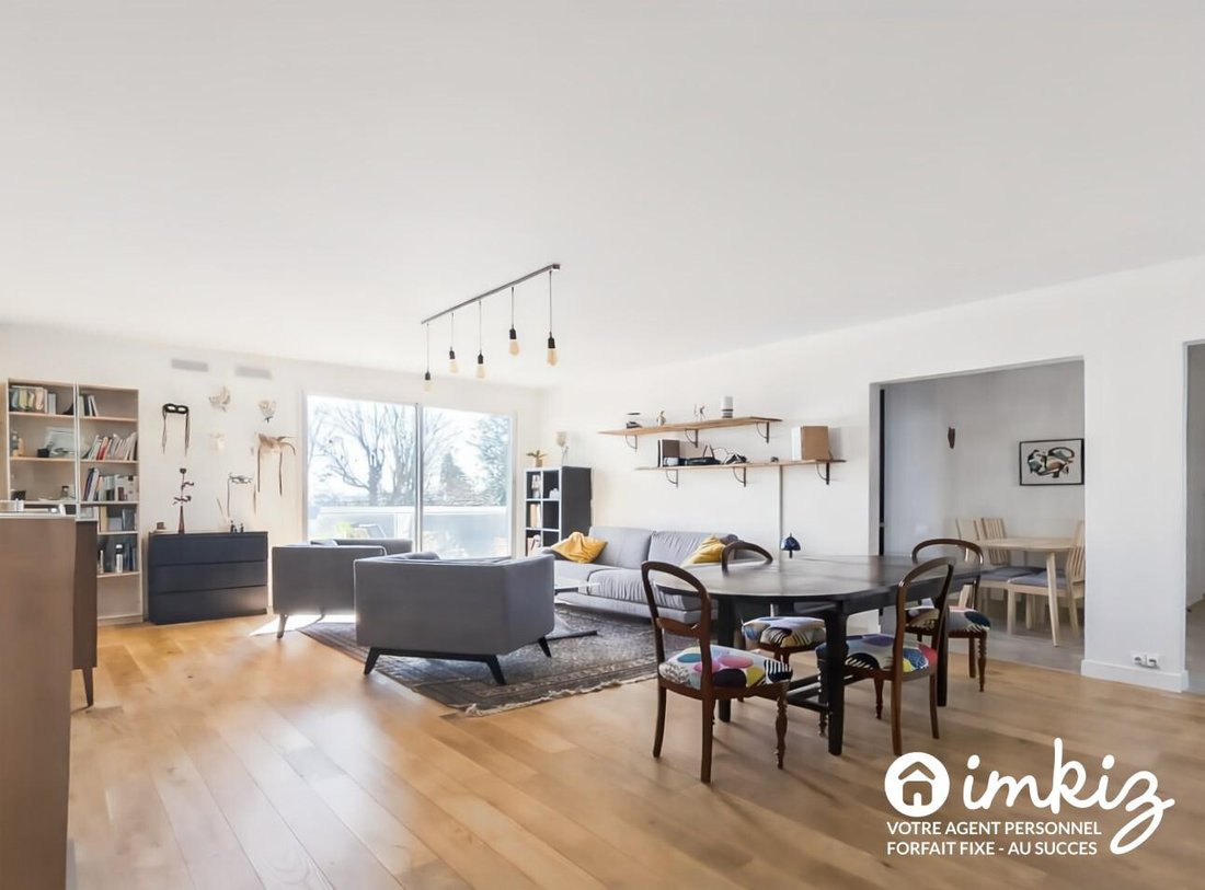Apartment in Suresnes, Ile-de-France, France 1 - 18526384