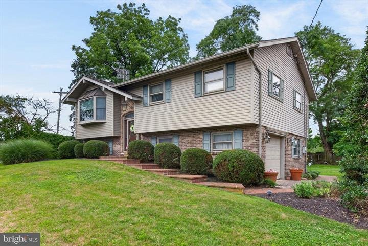 House in Brownstown, Pennsylvania, United States 3 - 18526232