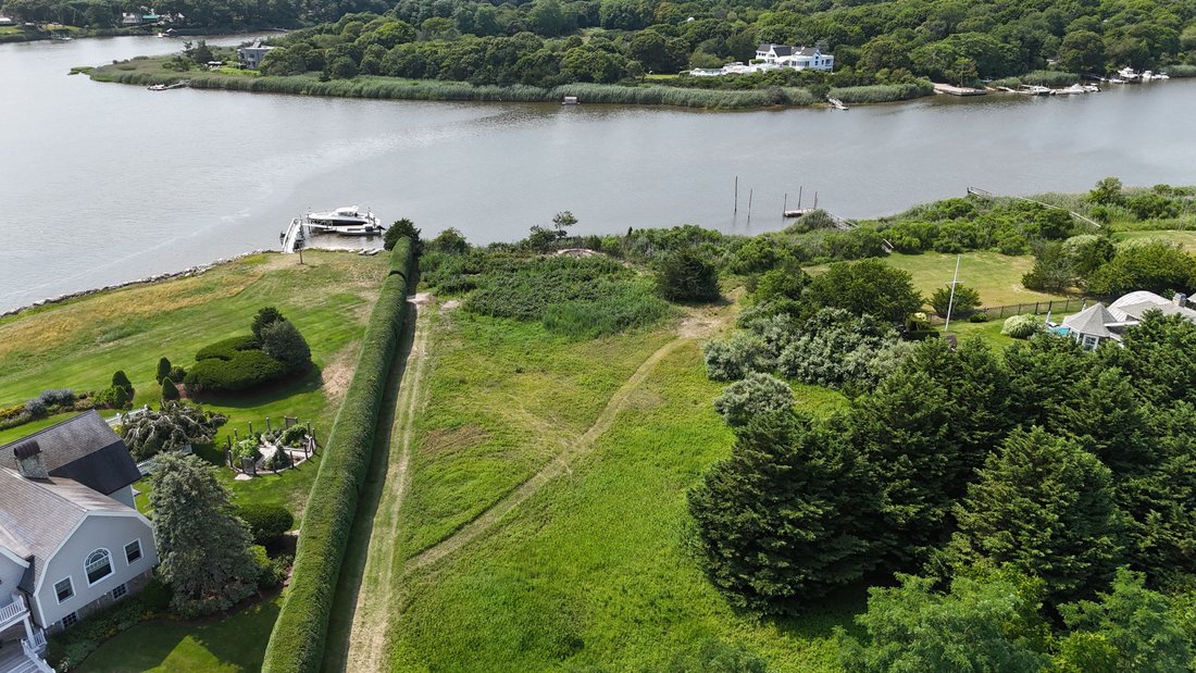 Eastport, New York, United States 1 - 18526941