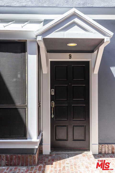 Condo in Los Angeles, California, United States 3 - 18528674