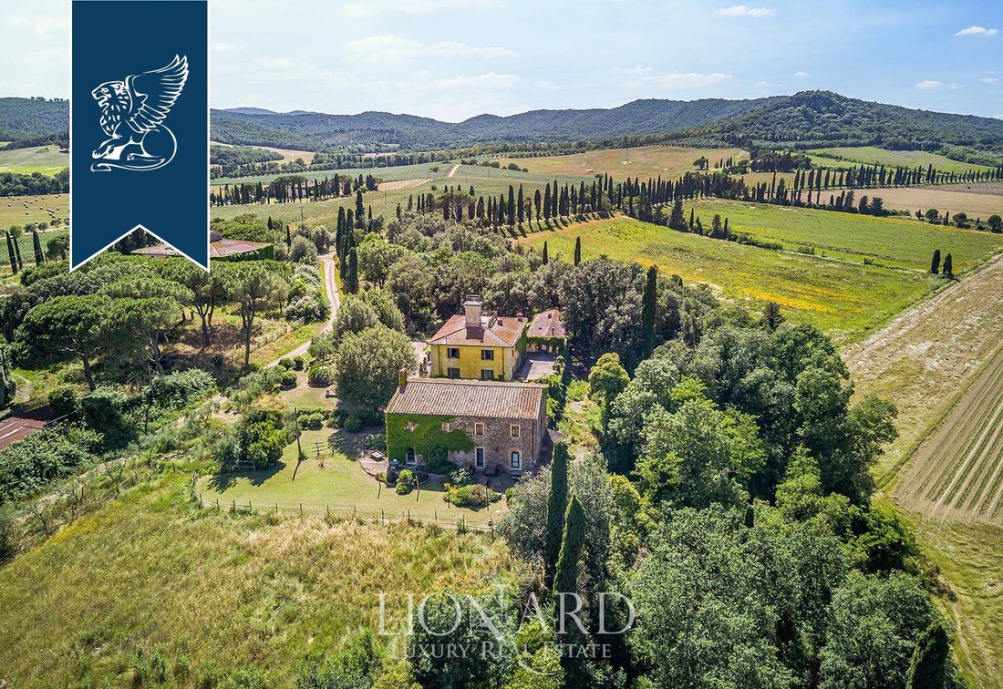 Villa in Roccastrada, Tuscany, Italy 2 - 18529611