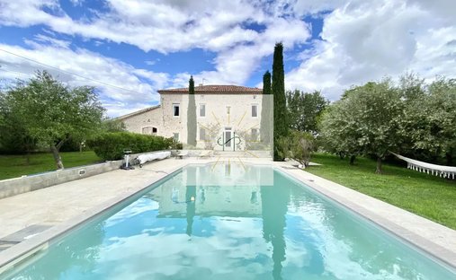 Landhaus in Viviers, Auvergne-Rhone-Alpen, Frankreich 1