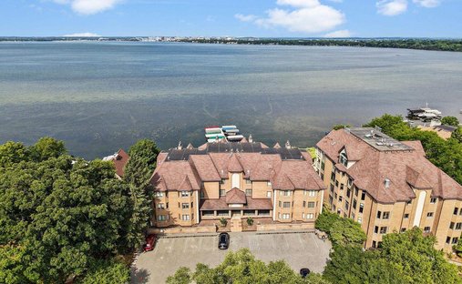 Condo in Monona, Wisconsin, United States 1