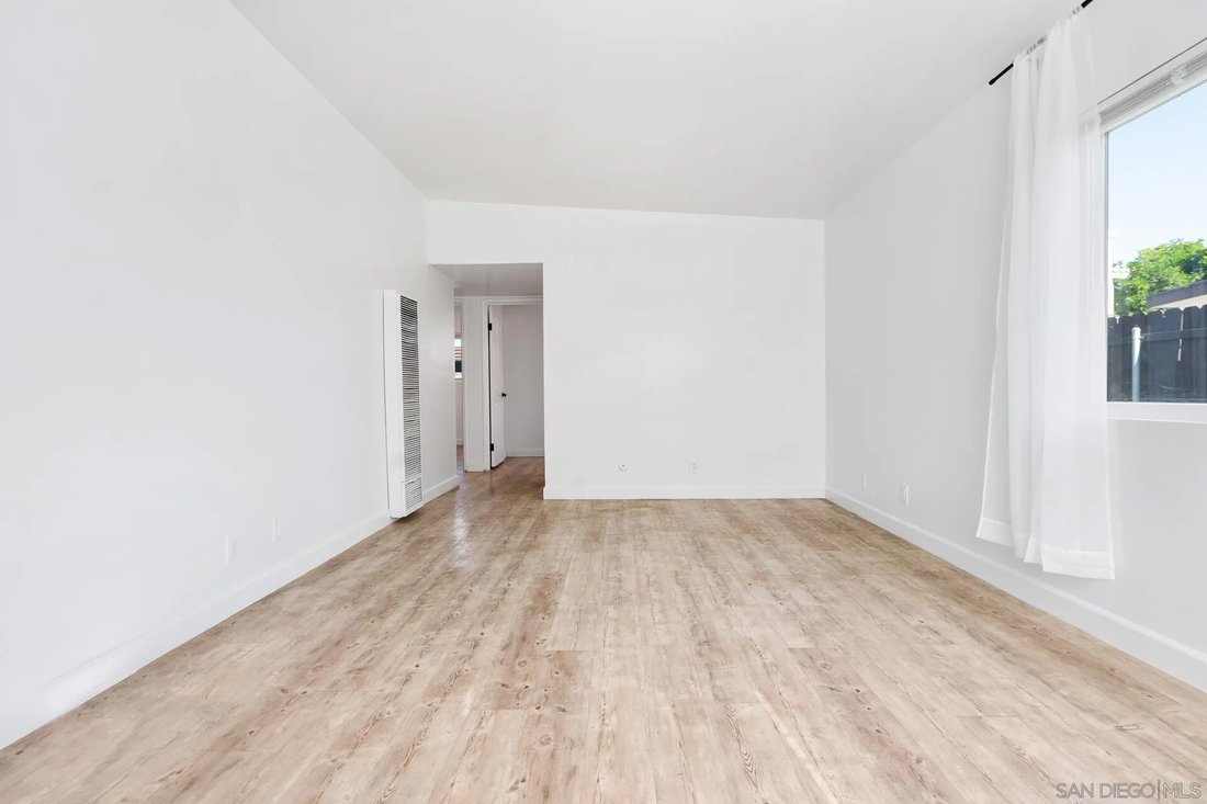 Imperial Beach, California, United States 5 - 18529220