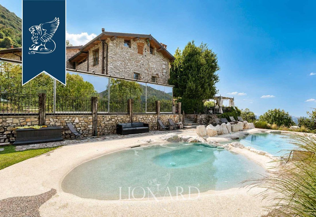 Villa in Alzano Lombardo, Lombardy, Italy 4 - 18529614