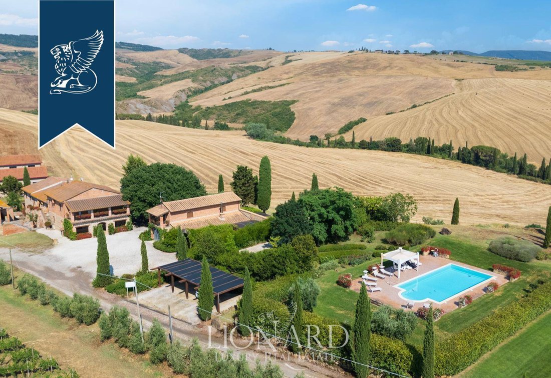Villa in Pienza, Tuscany, Italy 2 - 18529604