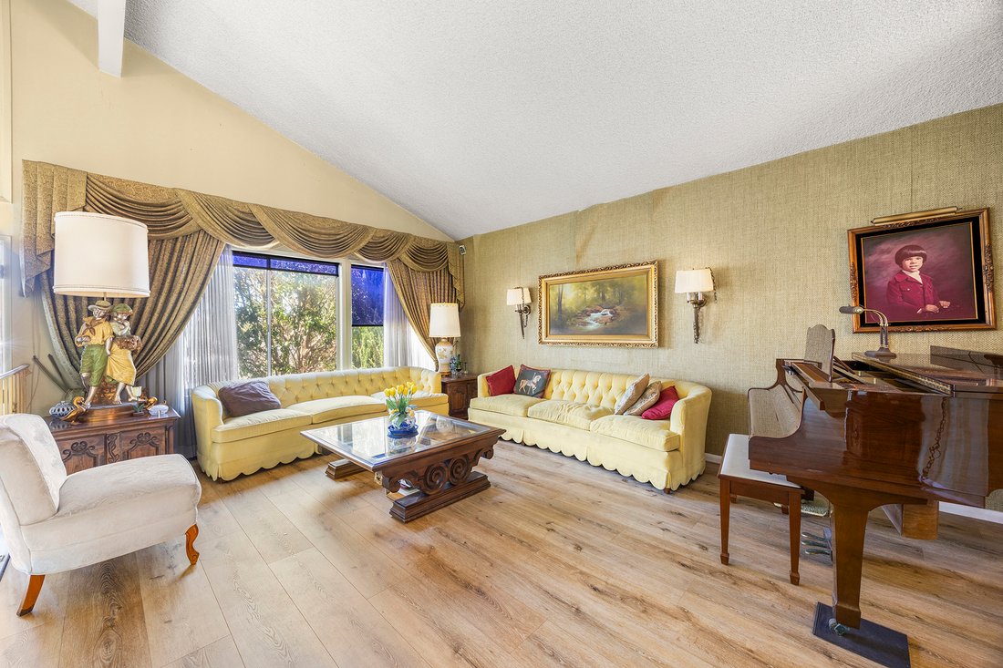 House in Orange, California, United States 4 - 18526388