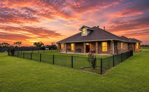 House in Talty, Texas, United States 1