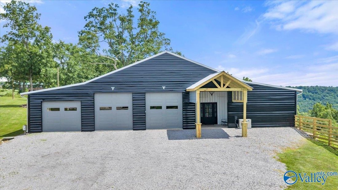 House in Section, Alabama, United States 2 - 18528544