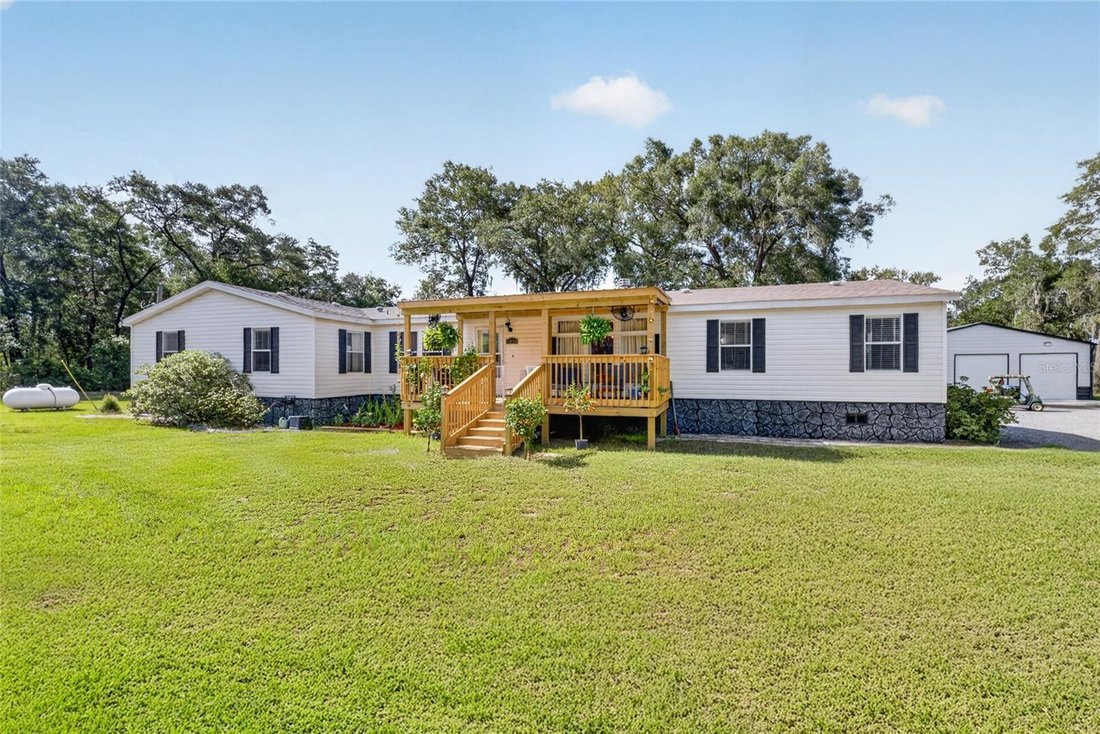 Weirsdale, Florida, United States 2 - 18528345
