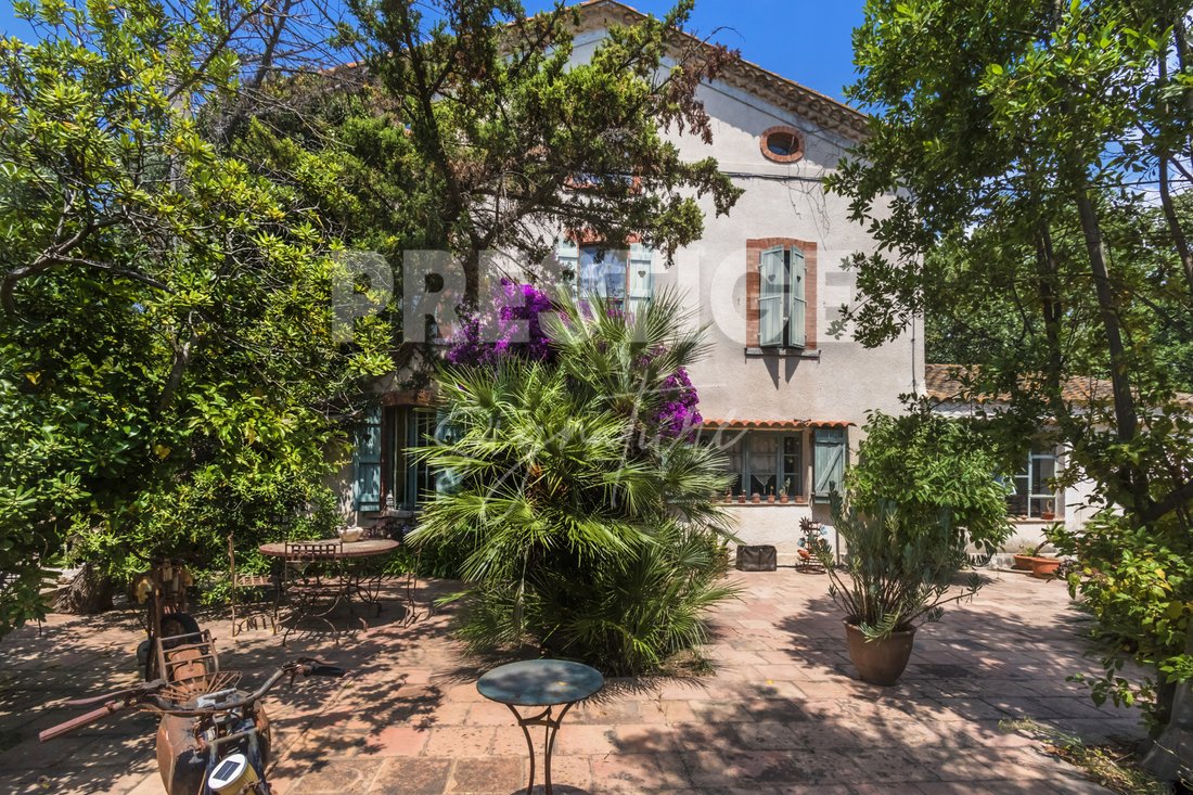 House in Hyeres, Provence-Alpes-Côte d'Azur, France 1 - 18526285