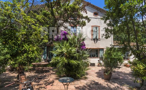 House in Hyeres, Provence-Alpes-Côte d'Azur, France 1