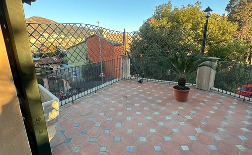 Villa in Medio Levante, Genoa, Liguria 1