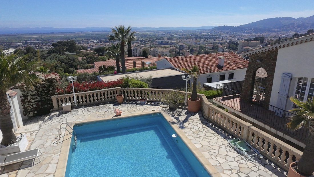 Villa in Hyeres, Provence-Alpes-Côte d'Azur, France 3 - 18526185
