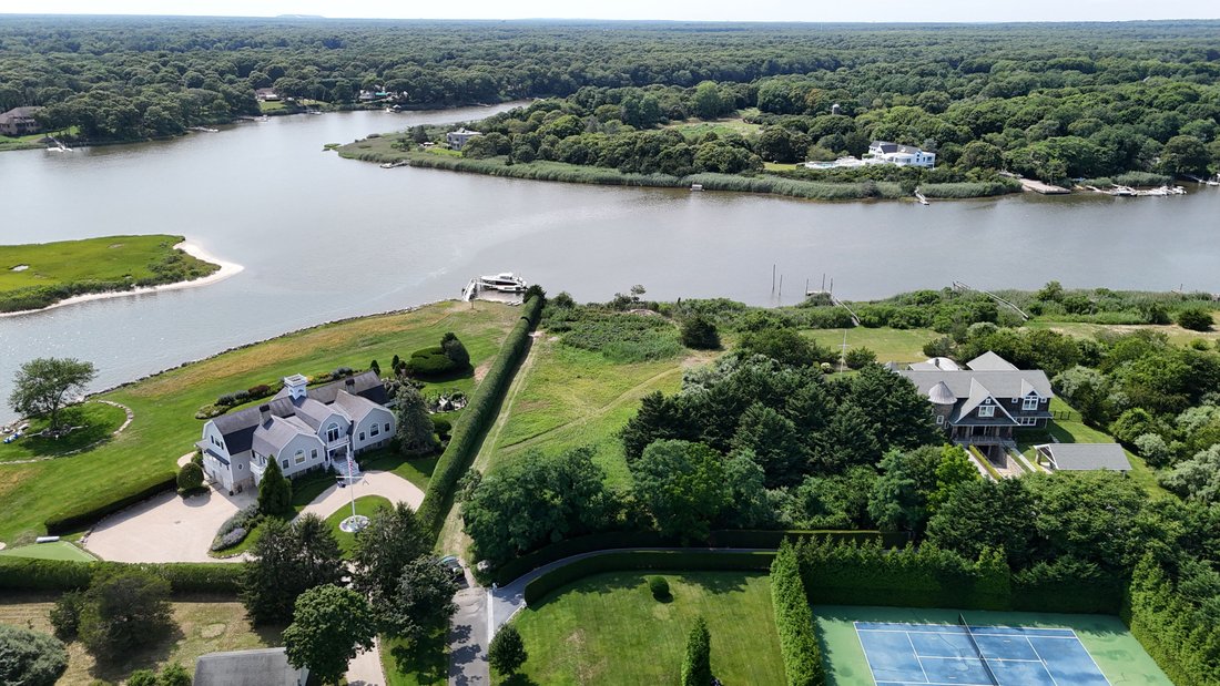 Eastport, New York, United States 4 - 18526941