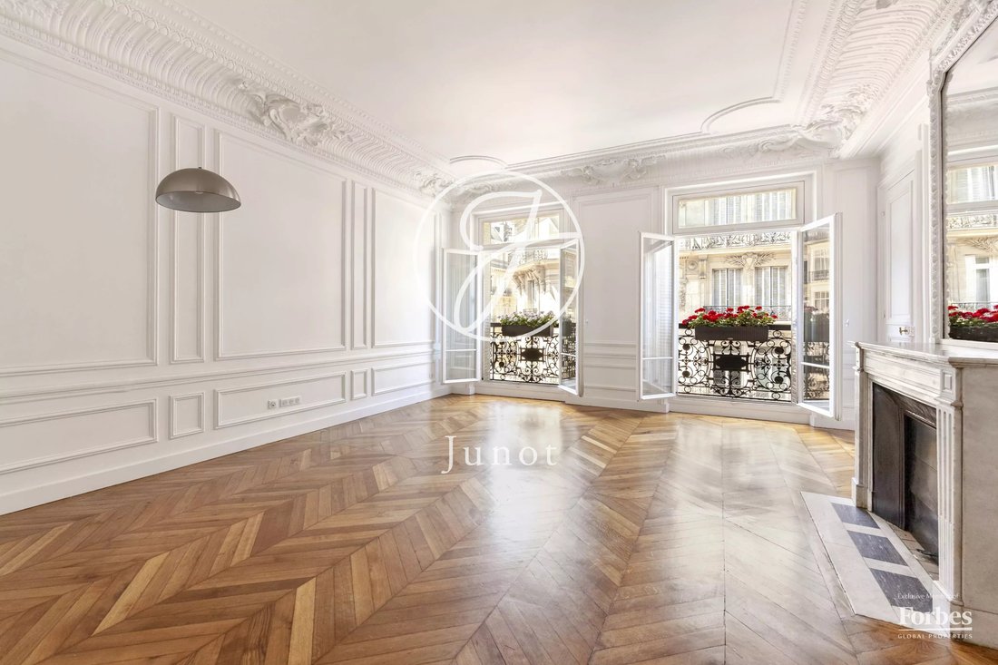 Apartment in Triangle d'Or, Paris 8e Arrondissement, Paris 1 - 18526279