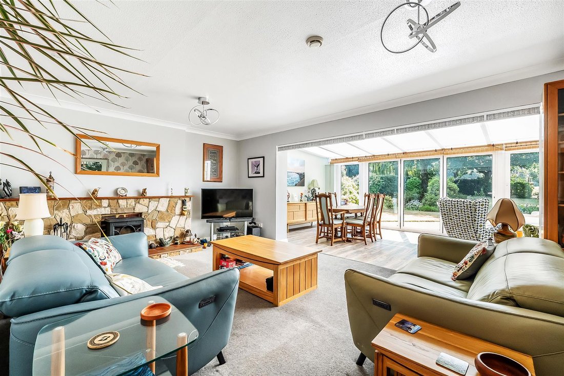 House in Surrey, England 2 - 18525999