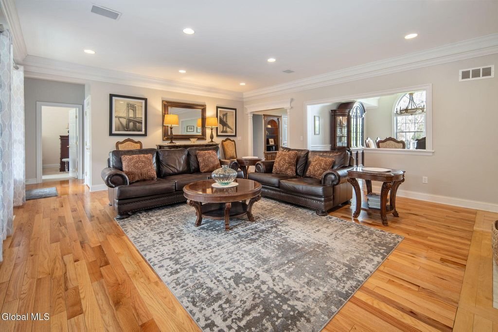 House in Crescent, New York, United States 4 - 18530223