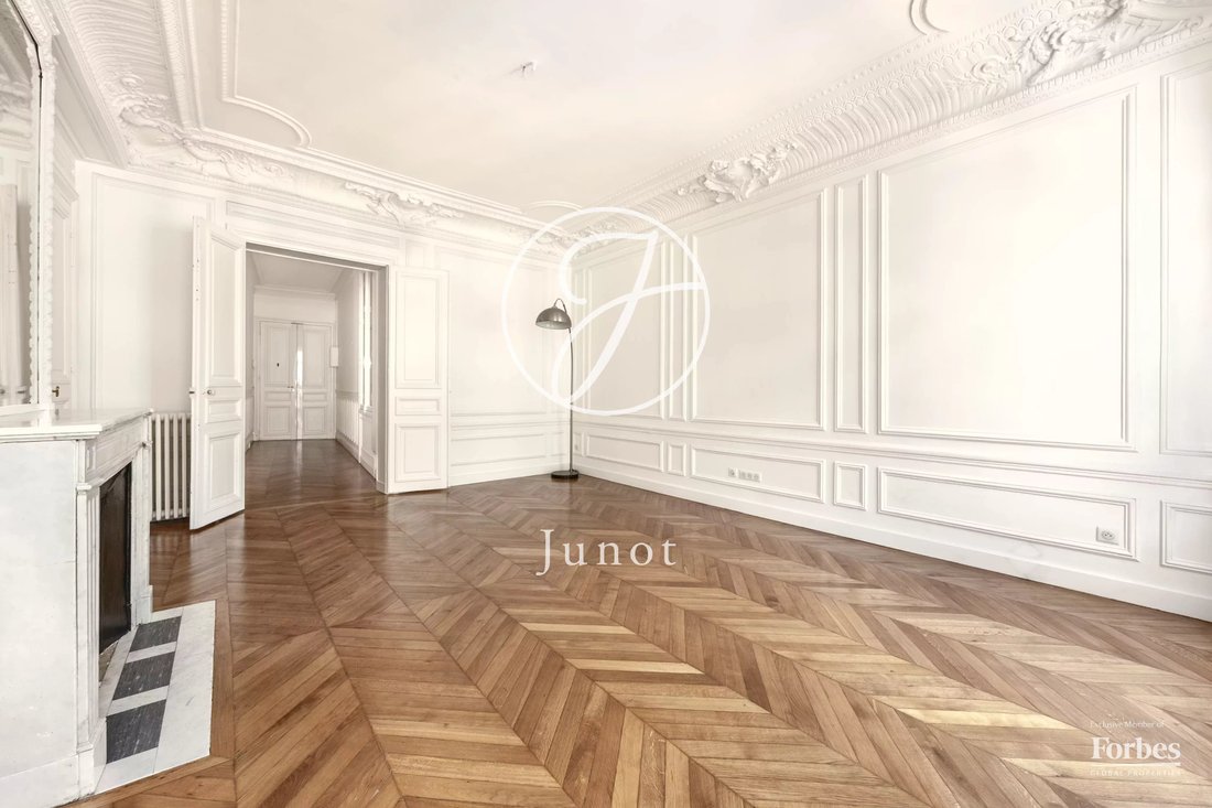 Apartment in Triangle d'Or, Paris 8e Arrondissement, Paris 4 - 18526279
