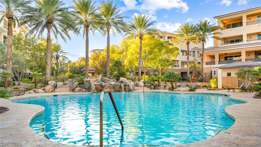 Condo in Las Vegas, Nevada, United States 5 - 18528495